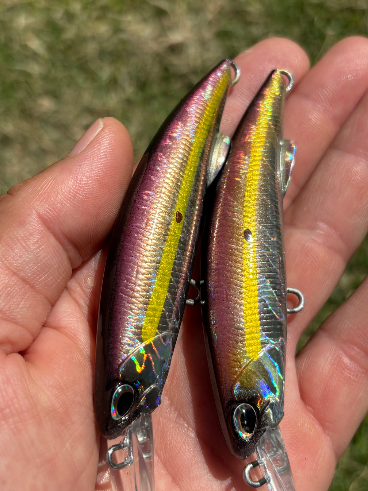 4.5" Black Starburst sinking diver 1.2oz (No hooks)