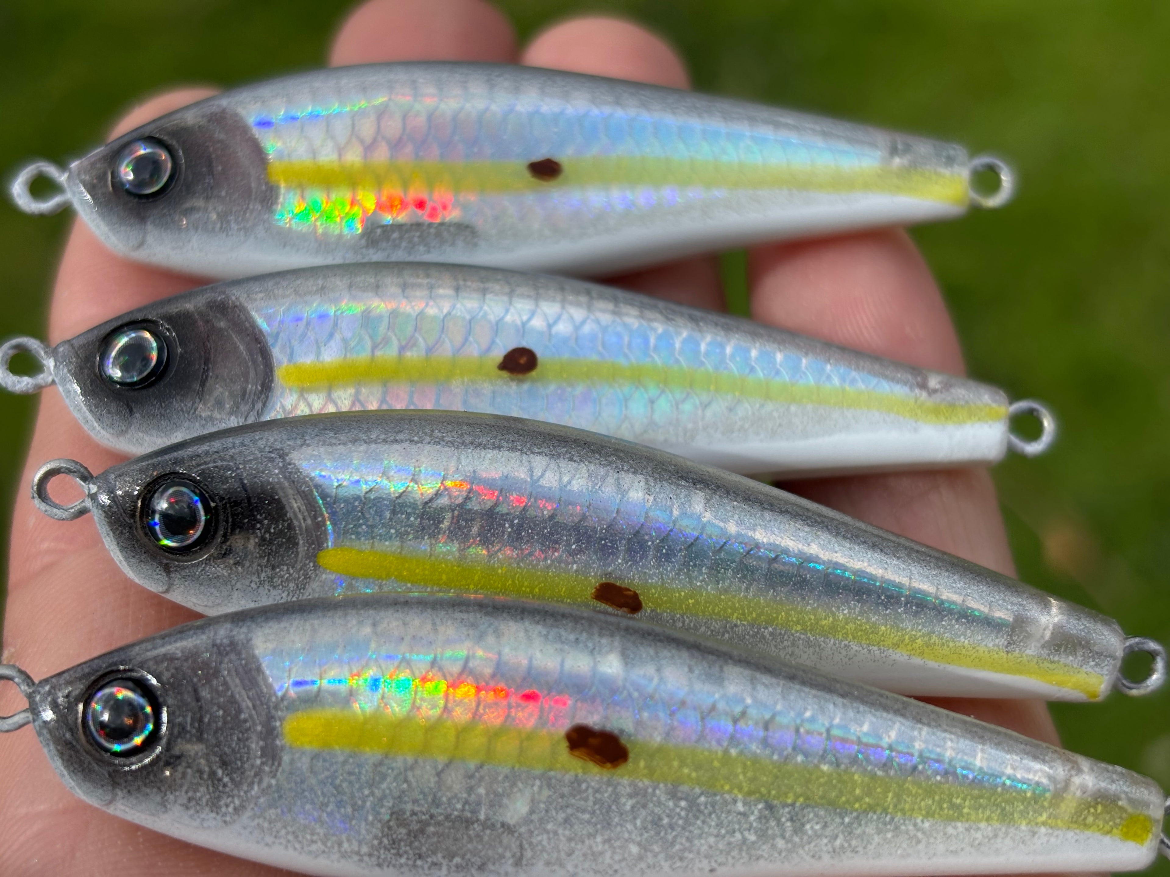 2.75" Pearl Oama Twitch bait. 6 Grams