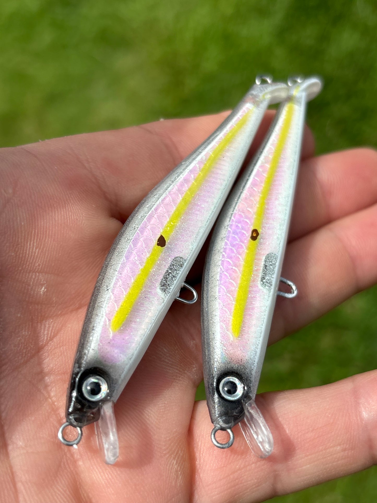 PREORDER 4" Pearl Oama Tailsweep. 10 grams