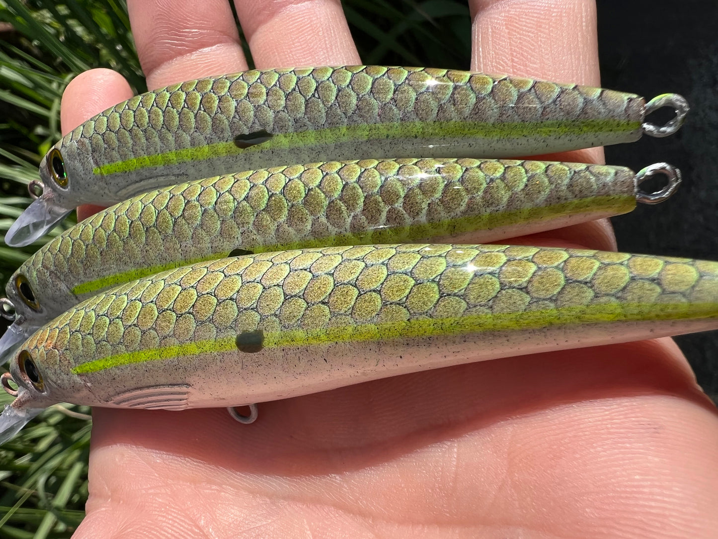 4.5" Viper ROCKER full UV Papio Diver Oama. Sold with hooks and hardware.
