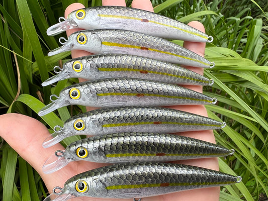 4.5" Viper Silver Oama, Papio Diver. sold with hooks and split rings.