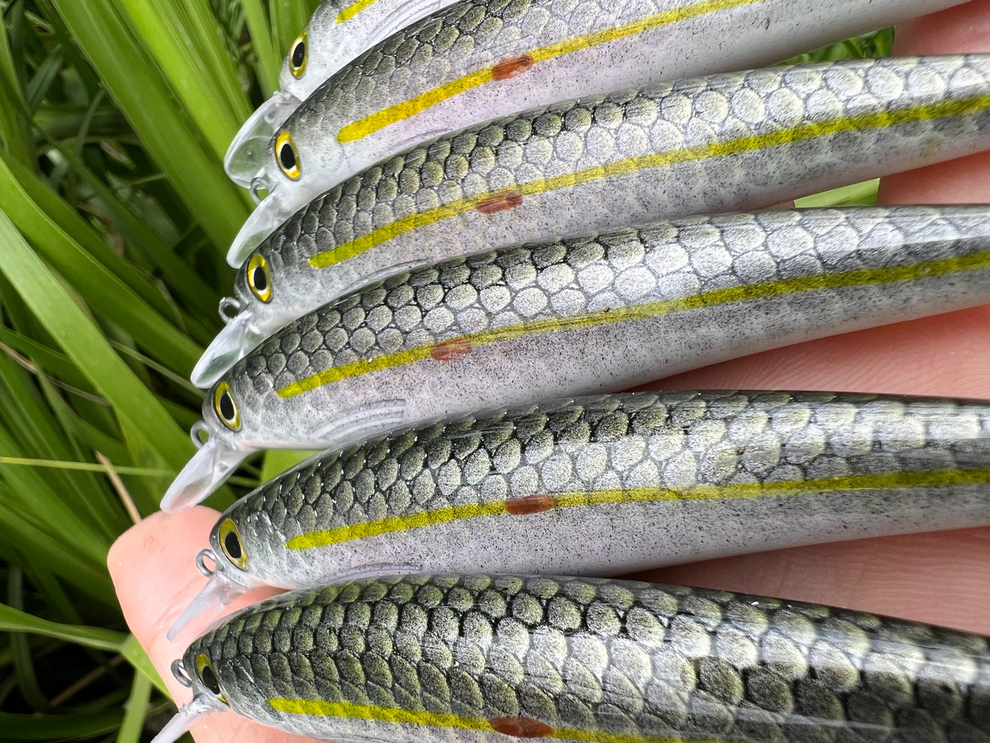 4.5" Viper Silver Oama, Papio Diver. sold with hooks and split rings.