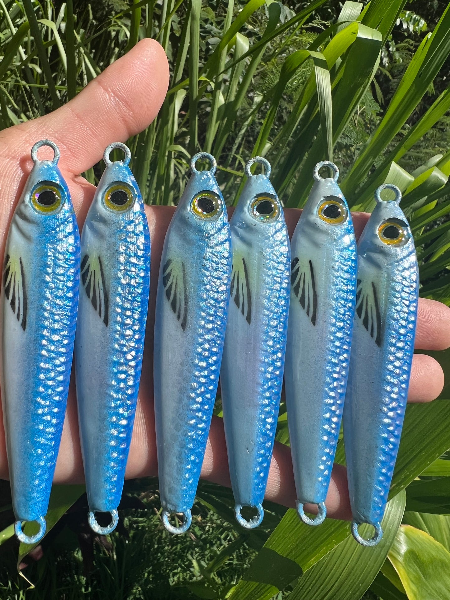 4oz Silver Scale Jig. Comes with Assist Hooks and hardware.