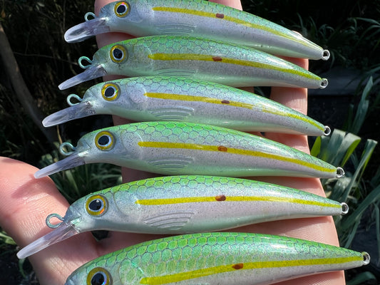 4.5" Viper Green V2 Oama Papio Diver. Sold with hooks and hardware.