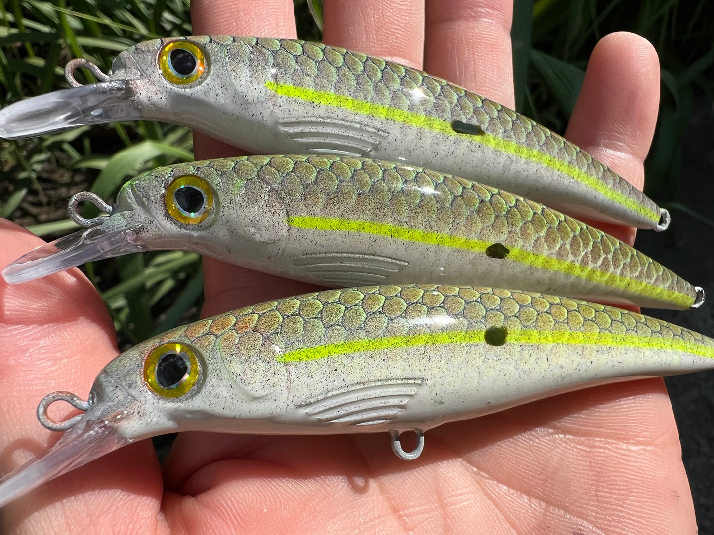 4.5" Viper ROCKER full UV Papio Diver Oama. Sold with hooks and hardware.
