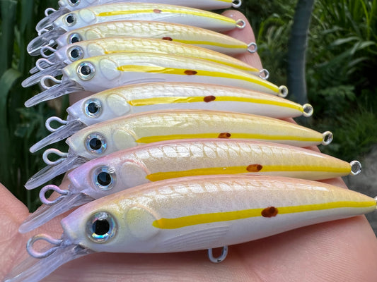 4.5"  Obake Oama -Papio Divers. Comes with hooks and split rings.