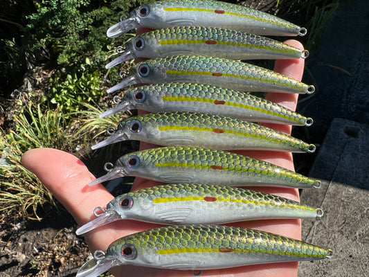 4.5" Viper Green Oama Papio Diver. Sold with hooks and hardware.